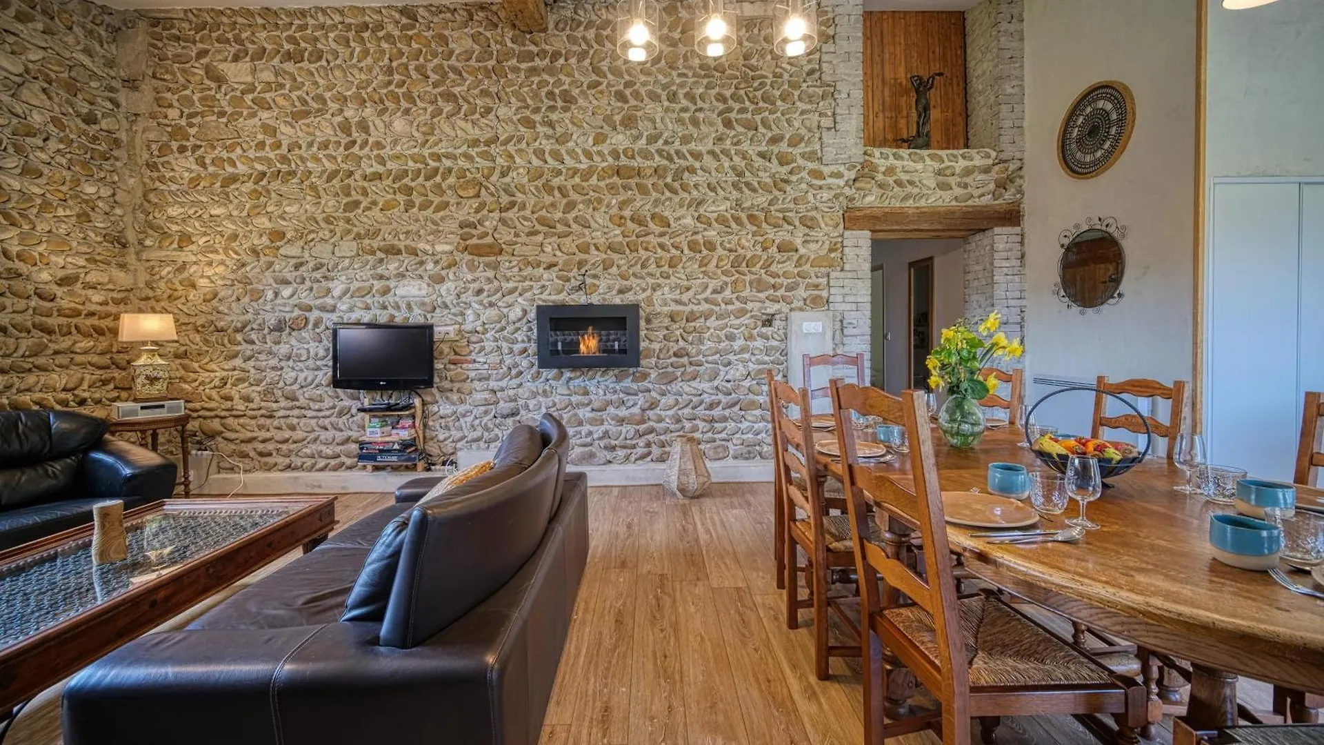 Maison Michonieres - Gite 3 Etoiles - 8 Personnes Miribel