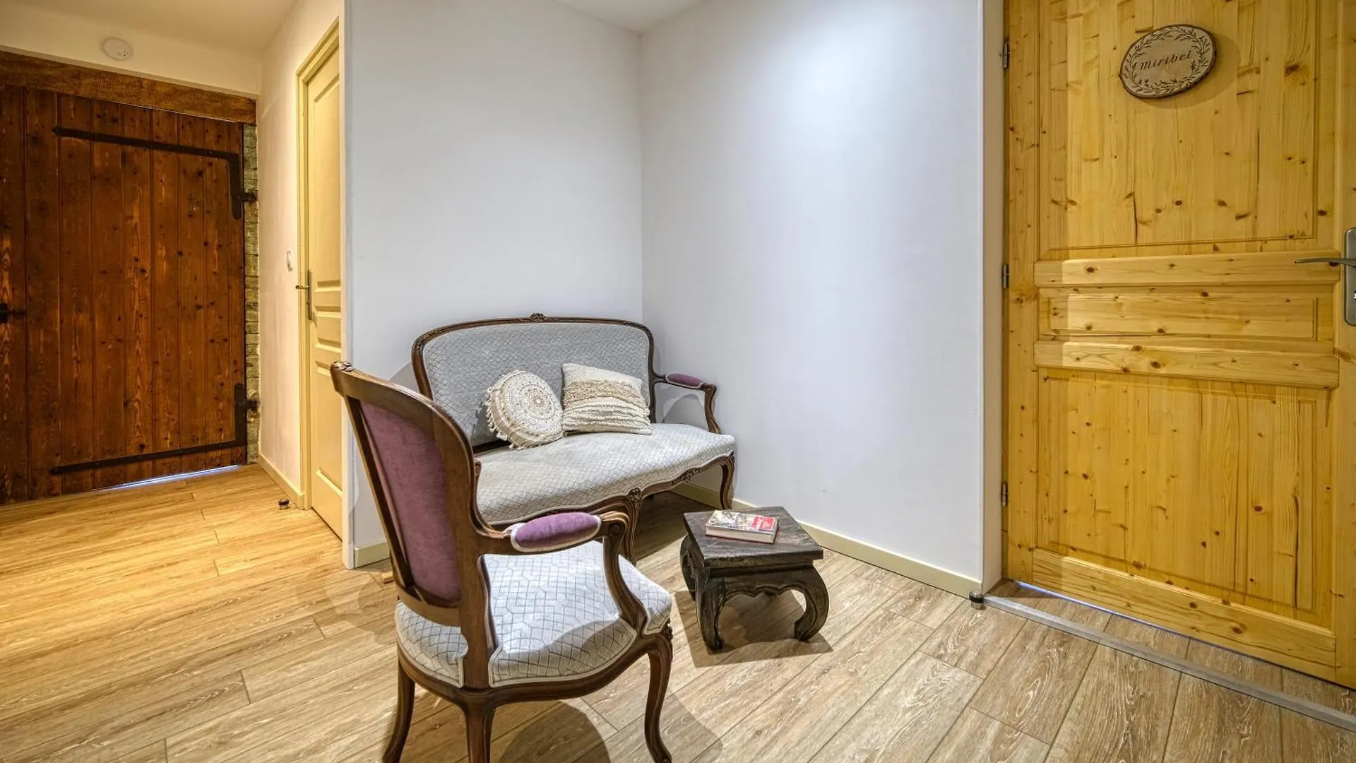 Maison Michonieres - Gite 3 Etoiles - 8 Personnes Miribel  0*, Miribel (Drome)