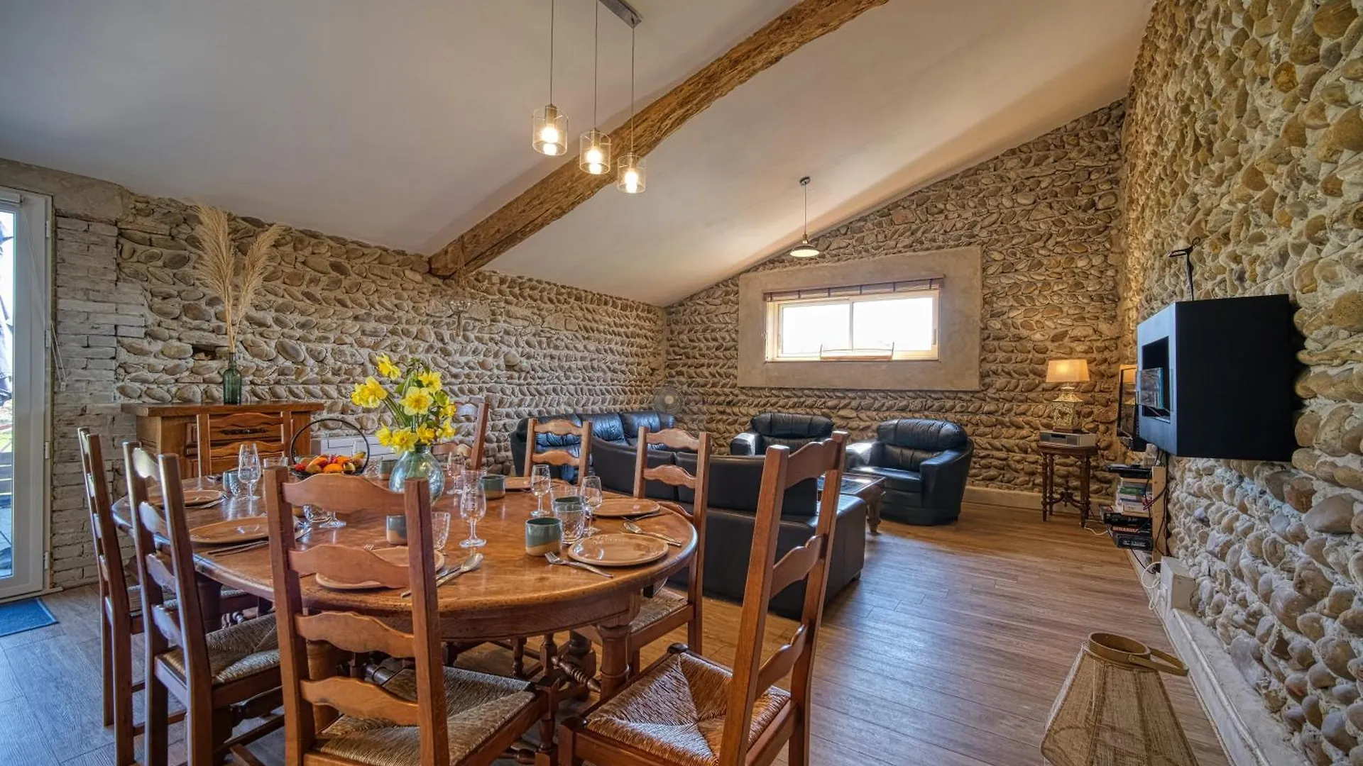 Maison Michonieres - Gite 3 Etoiles - 8 Personnes Miribel  France